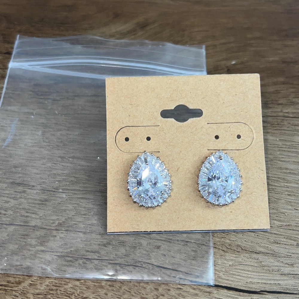 NWT Bling Earrings